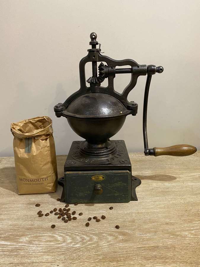 C1900 A Large Shop Counter Coffee Grinder
