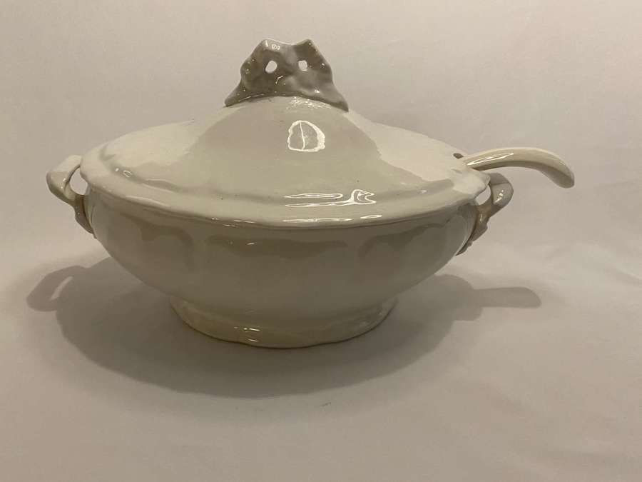 C1890-1920 A Flemish Oval Soup Tureen