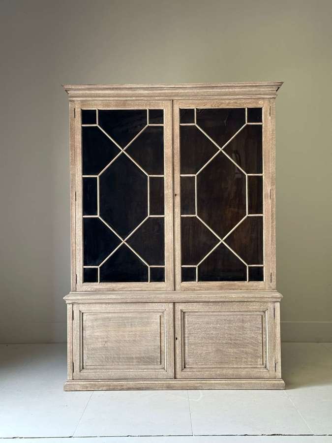 C1910 An Elegant English Bleached Oak Bookcase