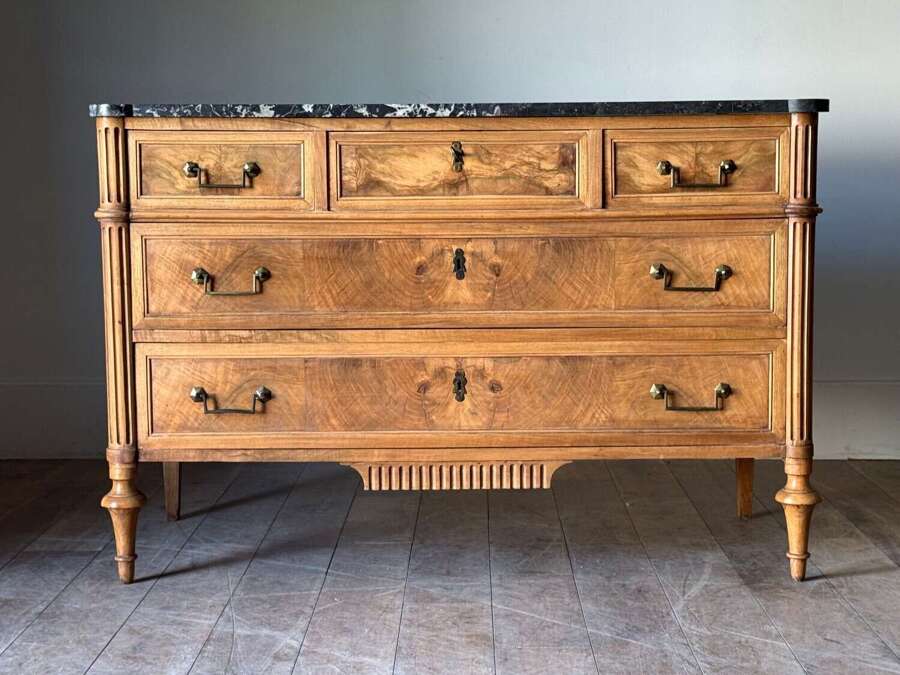 C1795-99 A Stylish French Directoire Walnut 5 Drawer Commode