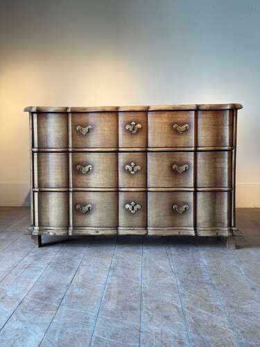 C1780 A Wonderful Dutch Oak Wave Front 3 Drawer Commode