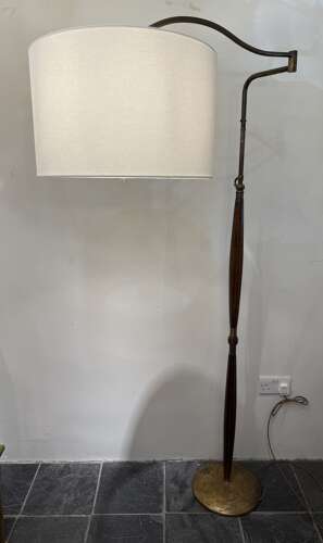 C1950 An Italian Telescopic Extendable Brass & Wood Floor Lamp