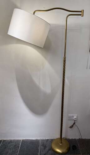 C1950 An Italian Telescopic Extendable Brass Twisted Floor Lamp