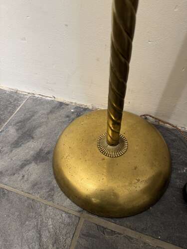C1950 An Italian Telescopic Extendable Brass Twisted Floor Lamp