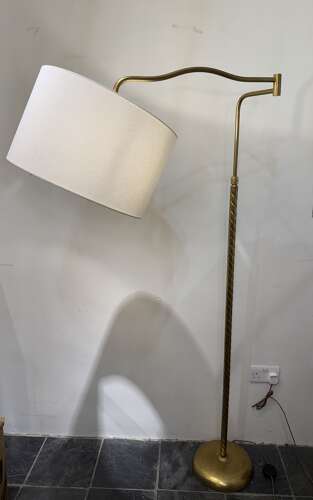 C1950 An Italian Telescopic Extendable Brass Twisted Floor Lamp