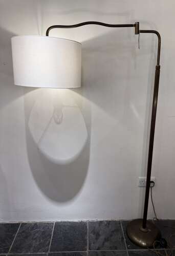 C1950 An Italian Telescopic Extendable Ribbed Brass Floor Lamp