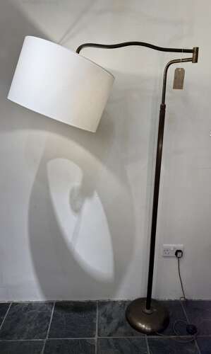 C1950 An Italian Telescopic Extendable Ribbed Brass Floor Lamp