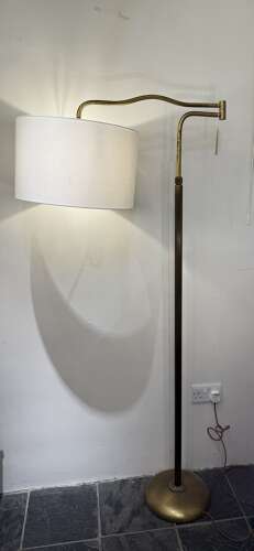 C1950 An Italian Telescopic Extendable Ribbed Brass Floor Lamp