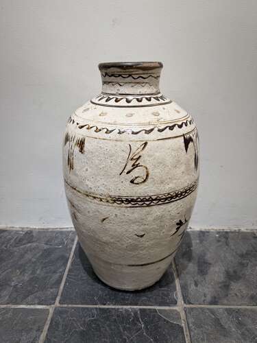 C1800 A Rare Chinese Storage Pot from Cizhou