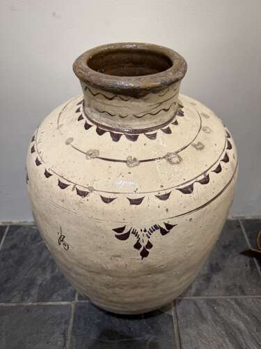 C1800 A Rare Chinese Storage Pot from Cizhou