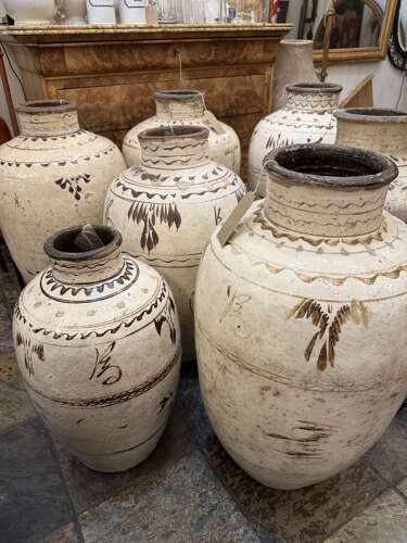 C1800 A Rare Chinese Storage Pot from Cizhou