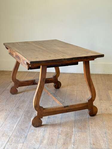 C1720 A Stylish Spanish Walnut Table / Desk / Console